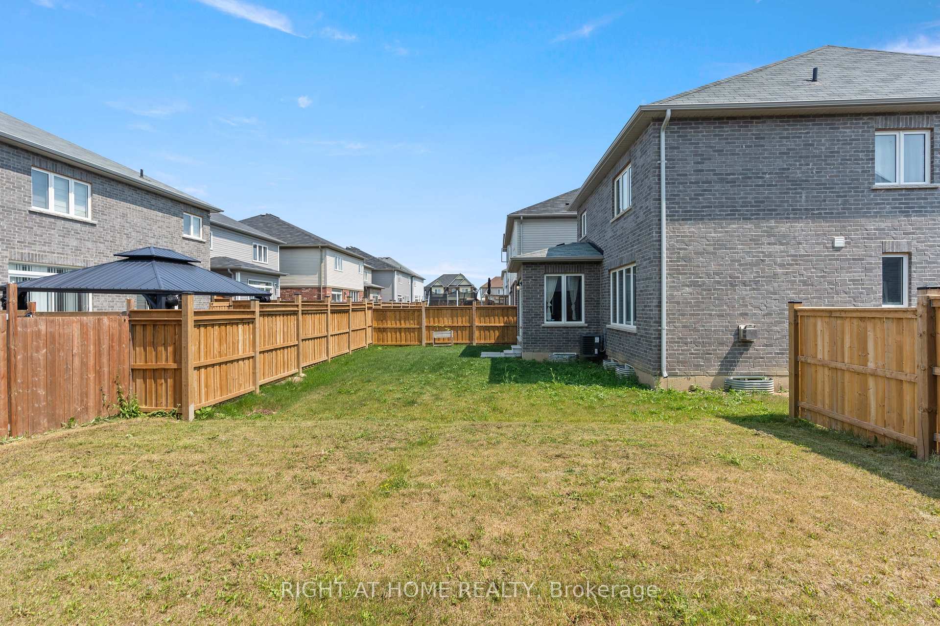 Photo 41 of 320 Pumpkin Pass, Hamilton, Binbrook — HOMEH