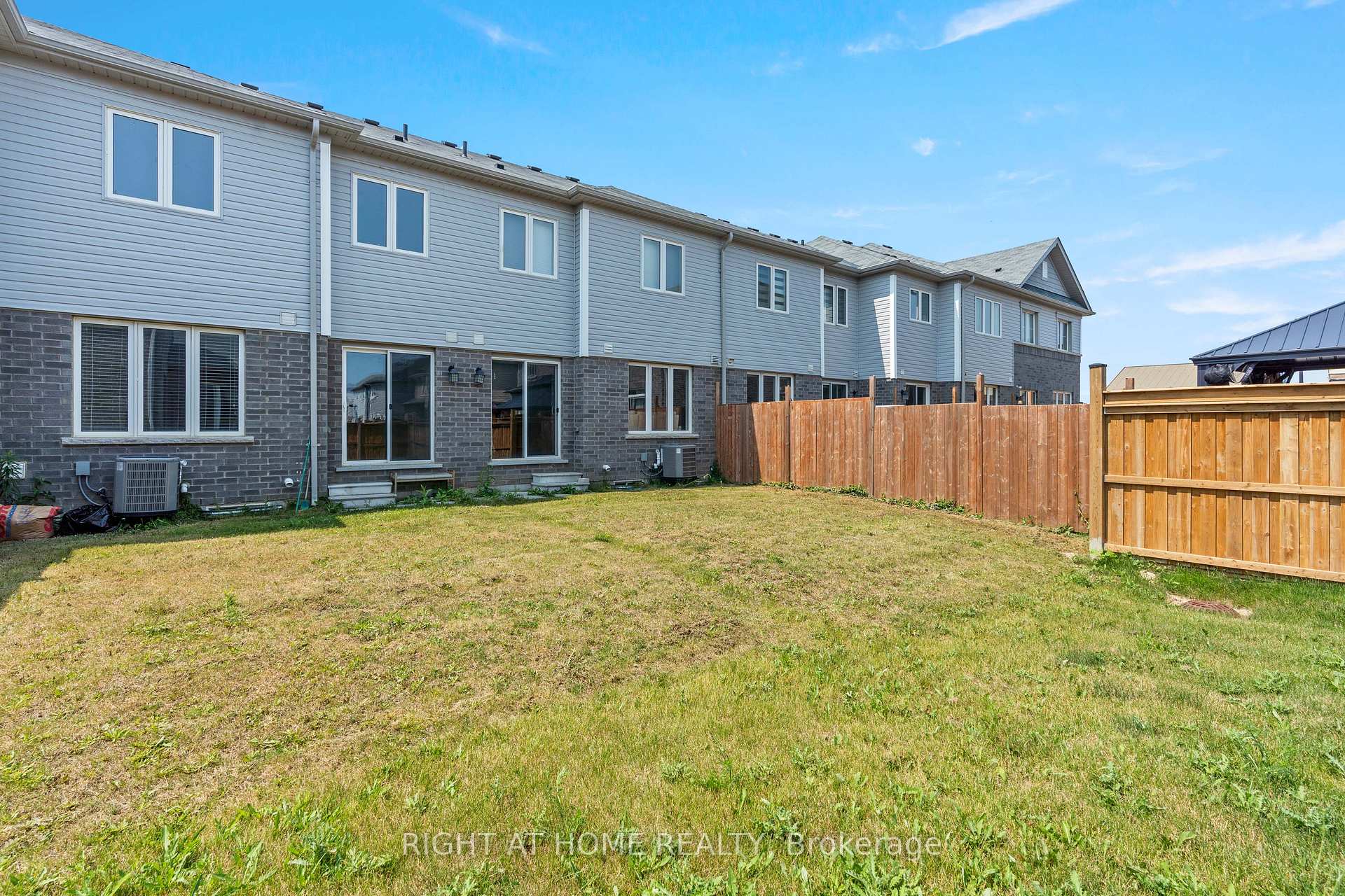 Photo 43 of 320 Pumpkin Pass, Hamilton, Binbrook — HOMEH