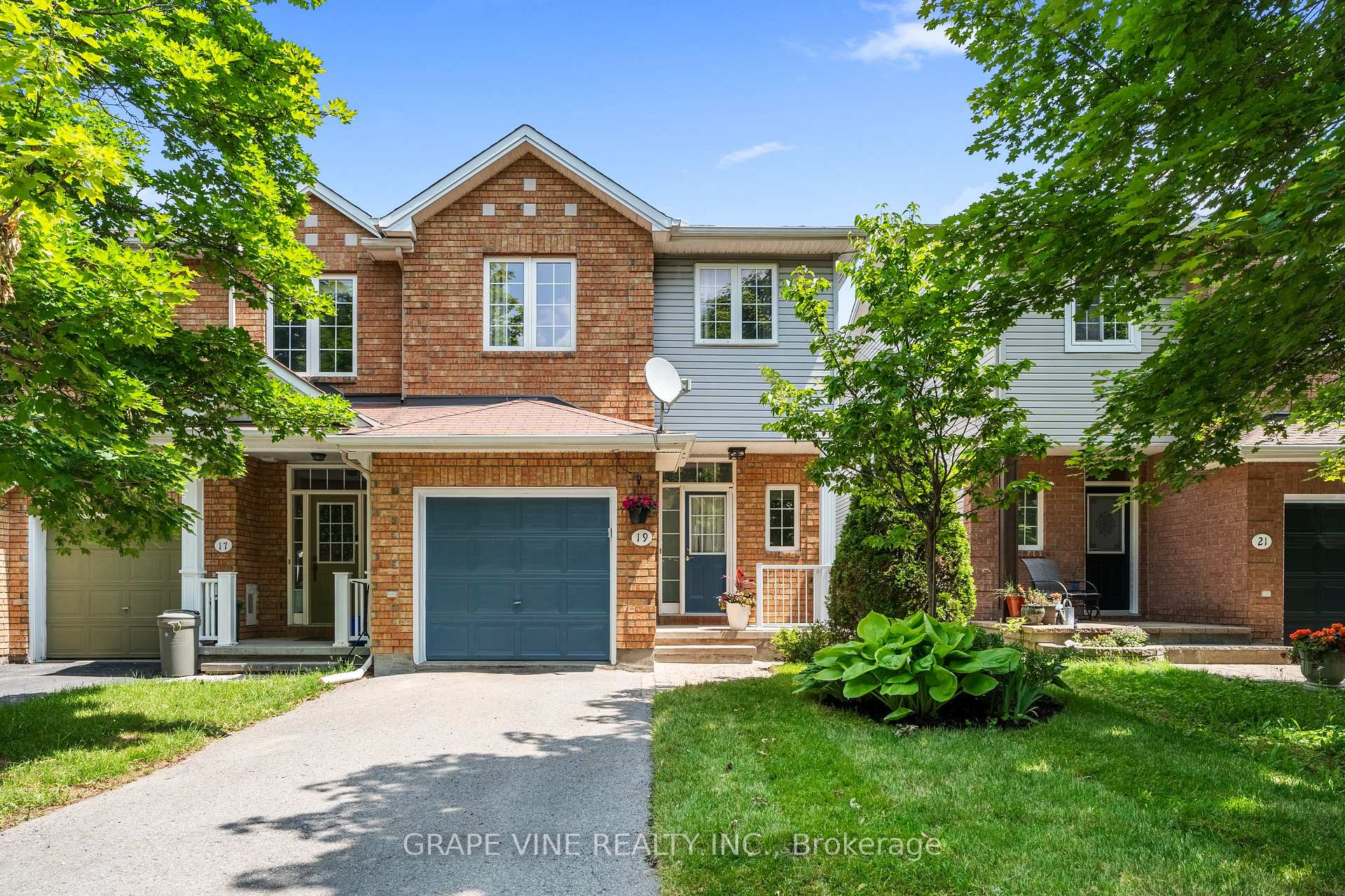 Photo 1 of 19 Gray Crescent, Ottawa, Kanata - Beaverbrook — HOMEH