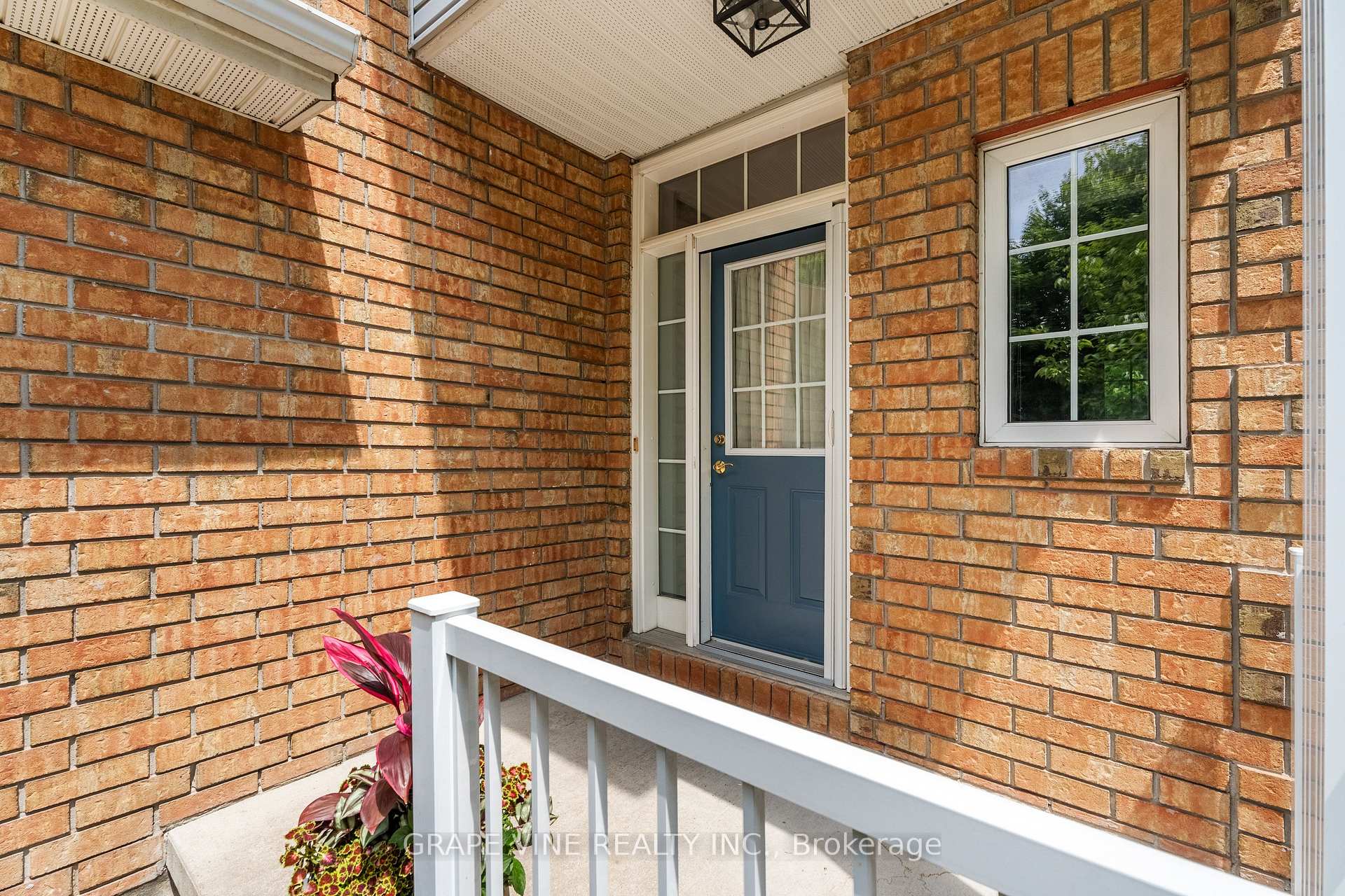 Photo 5 of 19 Gray Crescent, Ottawa, Kanata - Beaverbrook — HOMEH