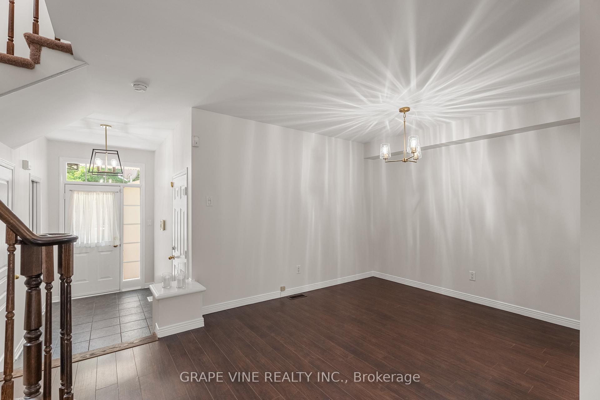 Photo 14 of 19 Gray Crescent, Ottawa, Kanata - Beaverbrook — HOMEH