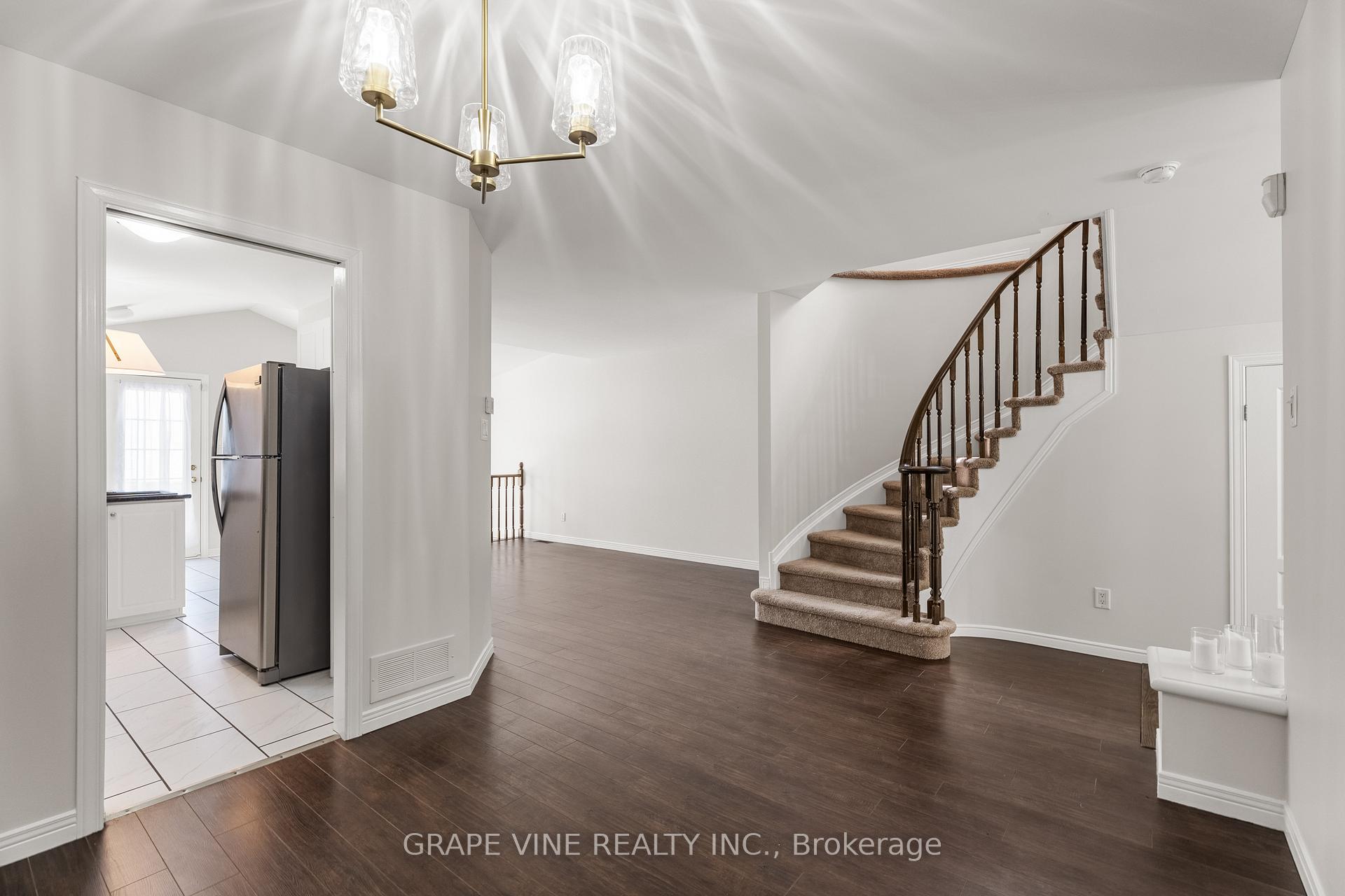 Photo 15 of 19 Gray Crescent, Ottawa, Kanata - Beaverbrook — HOMEH
