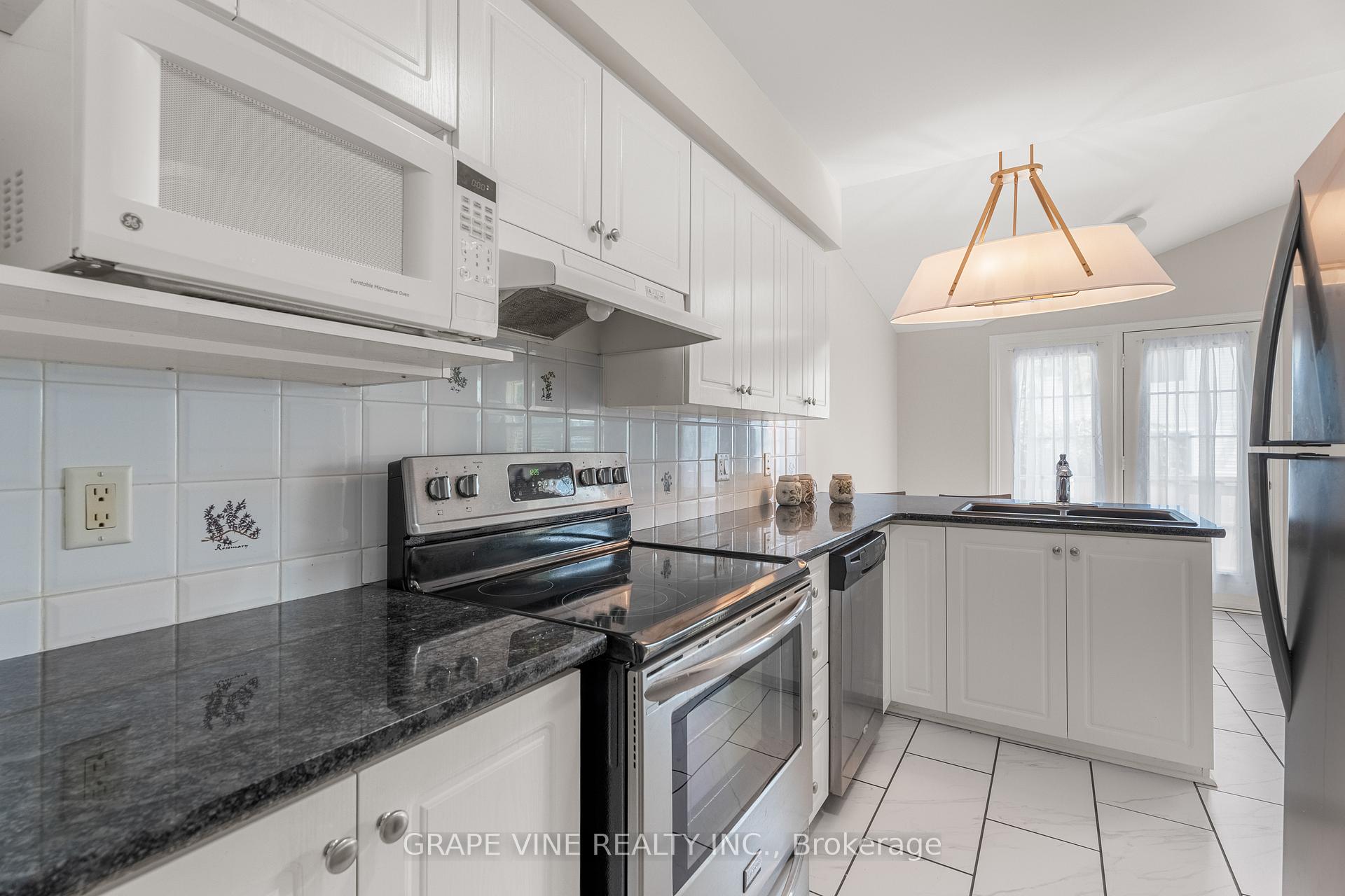 Photo 20 of 19 Gray Crescent, Ottawa, Kanata - Beaverbrook — HOMEH