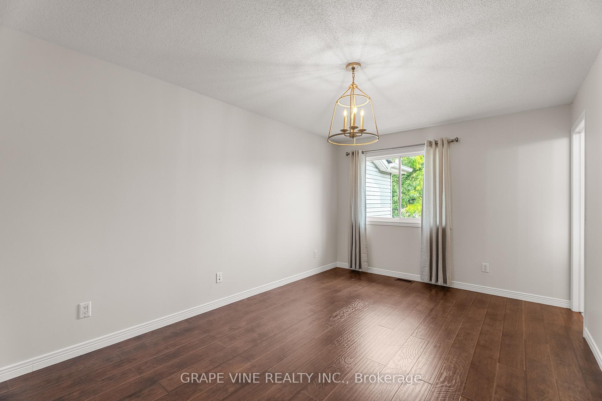 Photo 26 of 19 Gray Crescent, Ottawa, Kanata - Beaverbrook — HOMEH