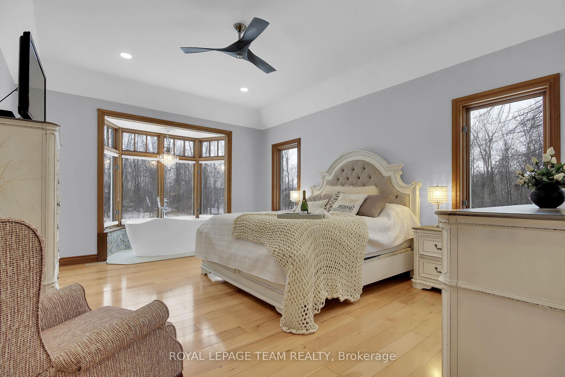 Photo 22 of 1465 Squire Drive, Ottawa, Manotick East to Manotick Station — HOMEH