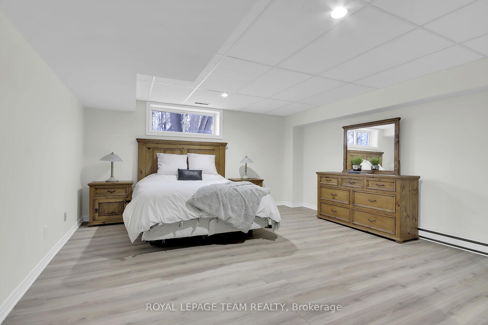 Photo 33 of 1465 Squire Drive, Ottawa, Manotick East to Manotick Station — HOMEH