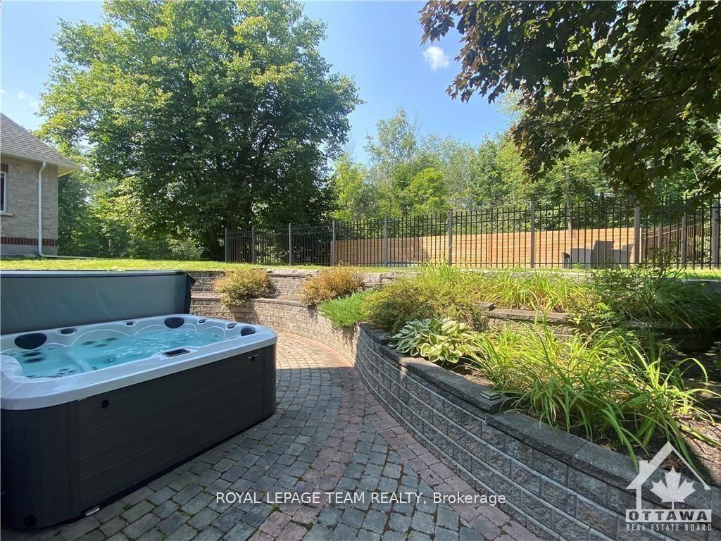 Photo 37 of 1465 Squire Drive, Ottawa, Manotick East to Manotick Station — HOMEH