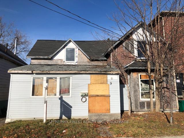 Front of 9 Cataraqui Street