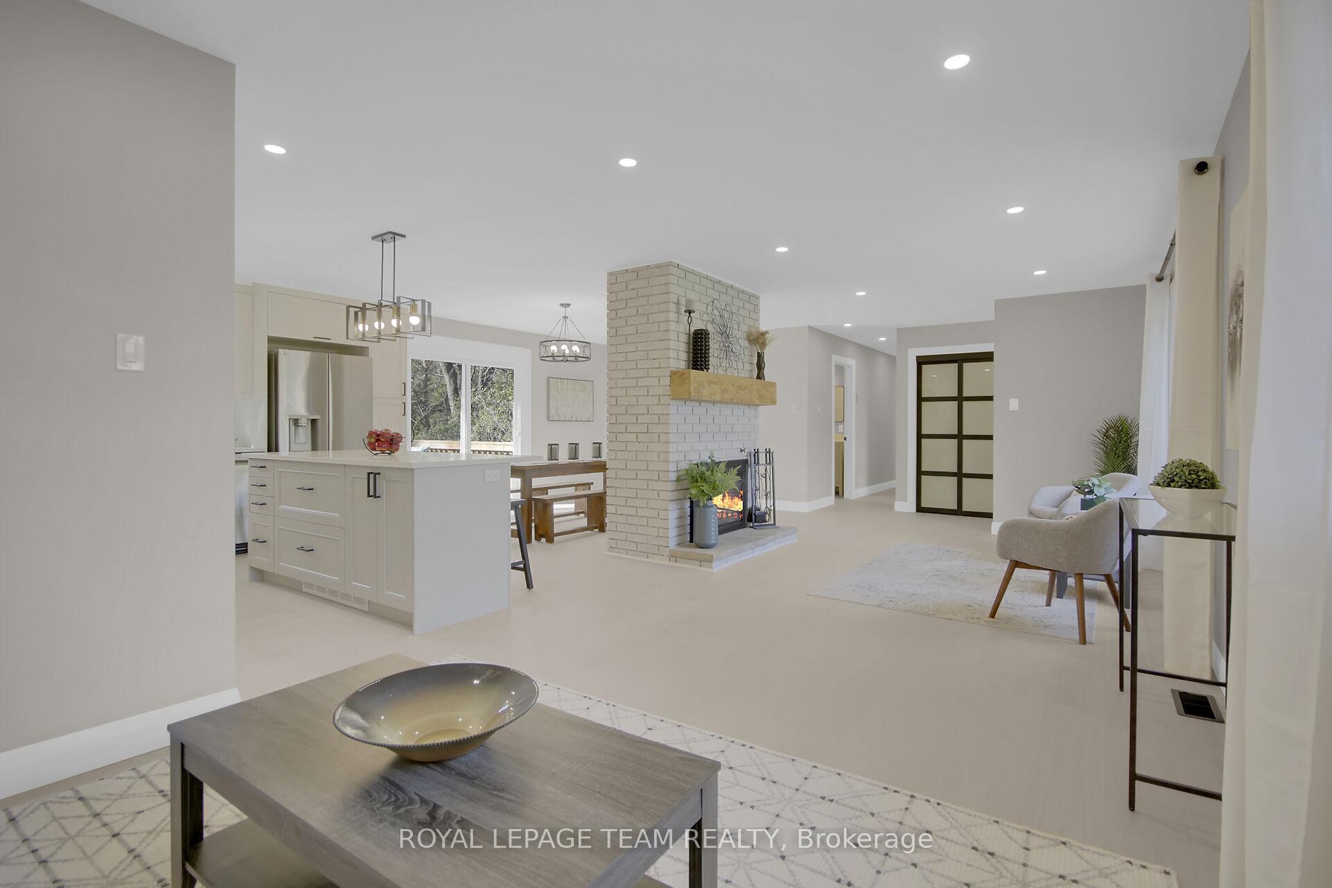 Photo 5 of 5393 Riverside Crescent, Ottawa, Manotick Long Island & Nicholls Island — HOMEH