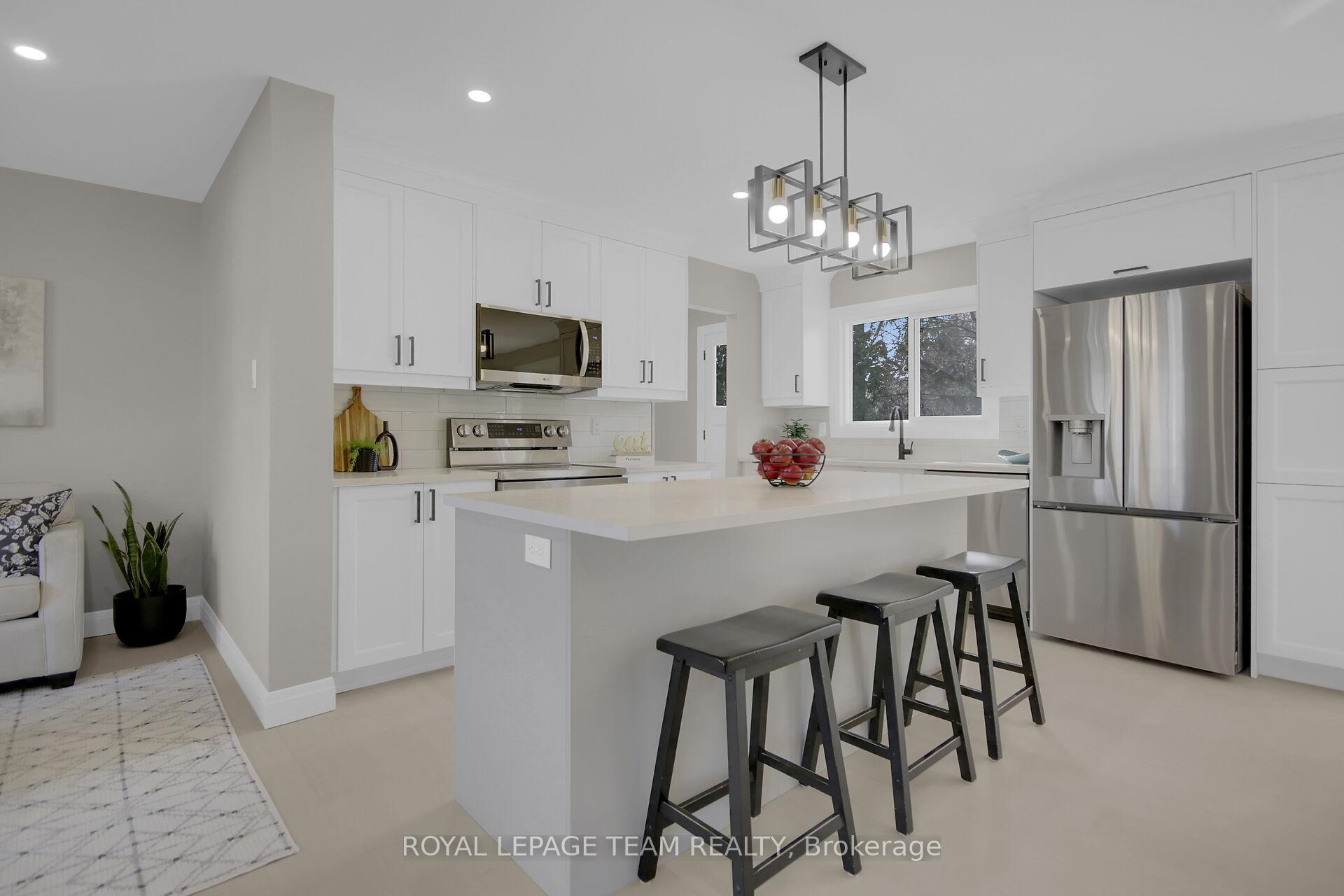 Photo 7 of 5393 Riverside Crescent, Ottawa, Manotick Long Island & Nicholls Island — HOMEH