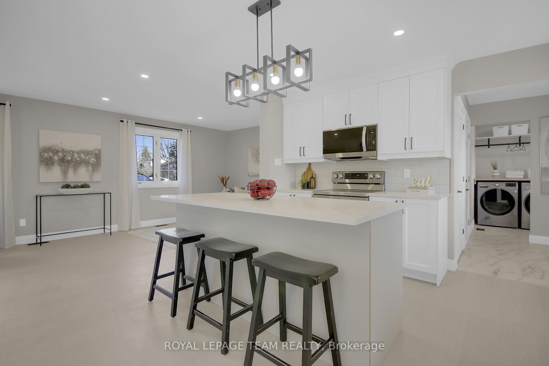 Photo 8 of 5393 Riverside Crescent, Ottawa, Manotick Long Island & Nicholls Island — HOMEH