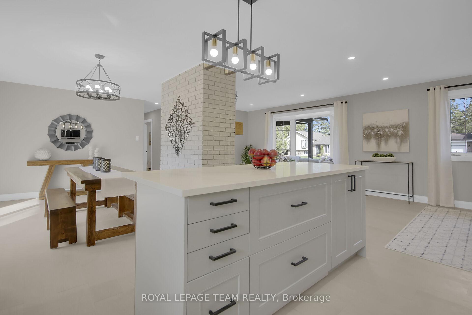 Photo 10 of 5393 Riverside Crescent, Ottawa, Manotick Long Island & Nicholls Island — HOMEH