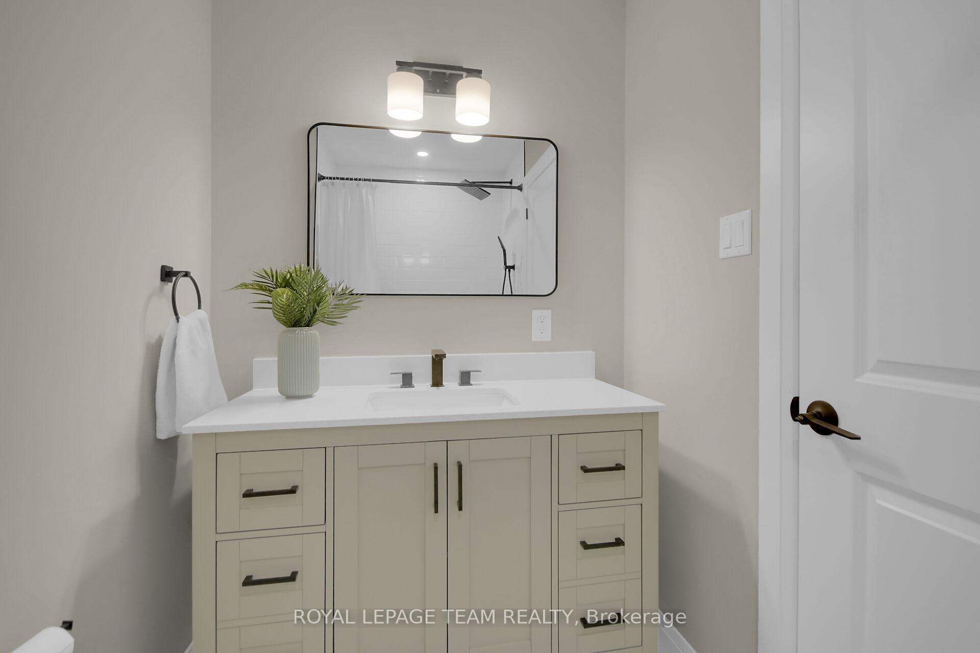 Photo 23 of 5393 Riverside Crescent, Ottawa, Manotick Long Island & Nicholls Island — HOMEH