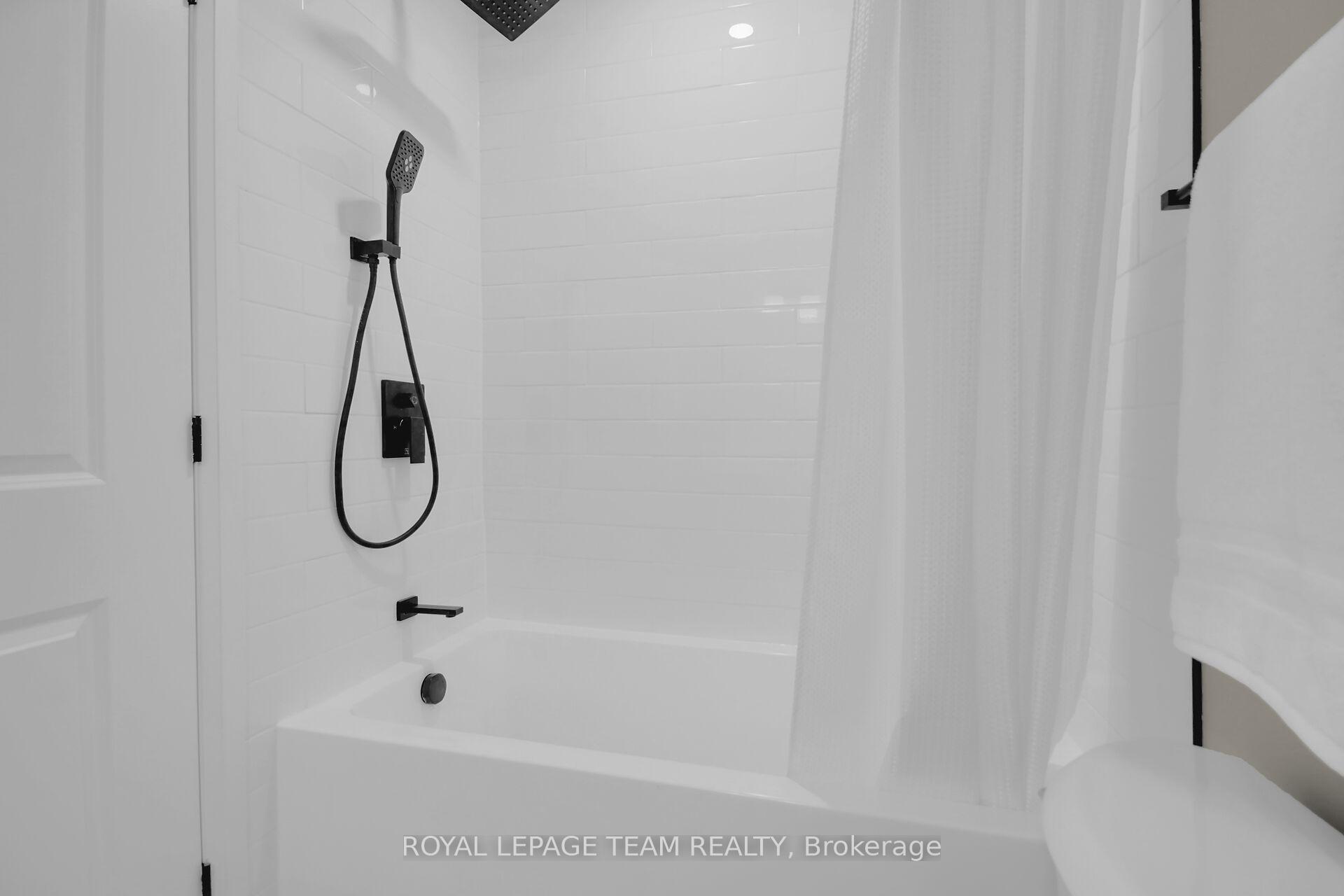 Photo 24 of 5393 Riverside Crescent, Ottawa, Manotick Long Island & Nicholls Island — HOMEH