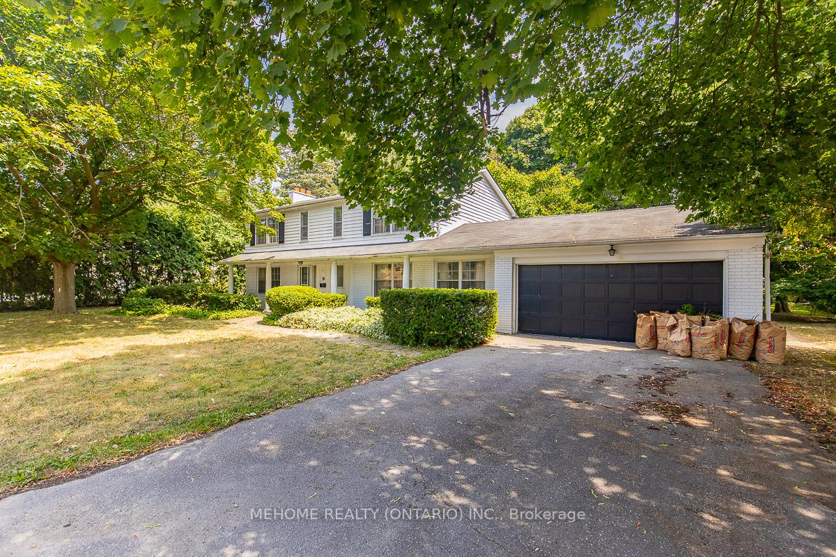 Photo 2 of 9 Laureleaf Road, Markham, Bayview Glen — HOMEH