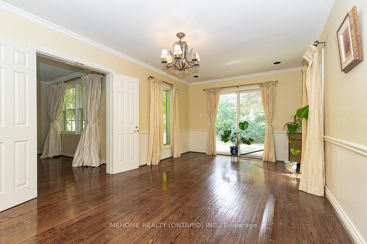 Photo 7 of 9 Laureleaf Road, Markham, Bayview Glen — HOMEH
