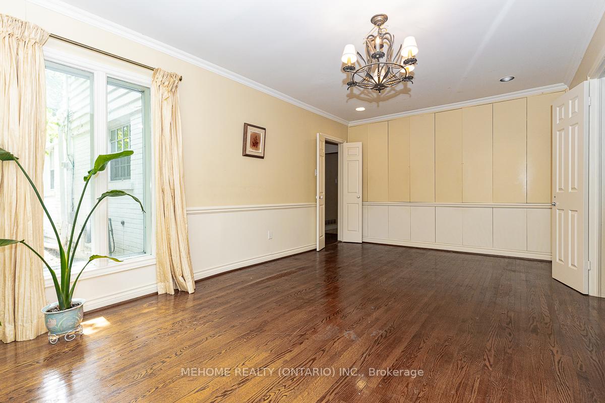 Photo 9 of 9 Laureleaf Road, Markham, Bayview Glen — HOMEH