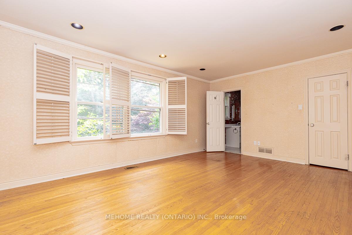 Photo 18 of 9 Laureleaf Road, Markham, Bayview Glen — HOMEH