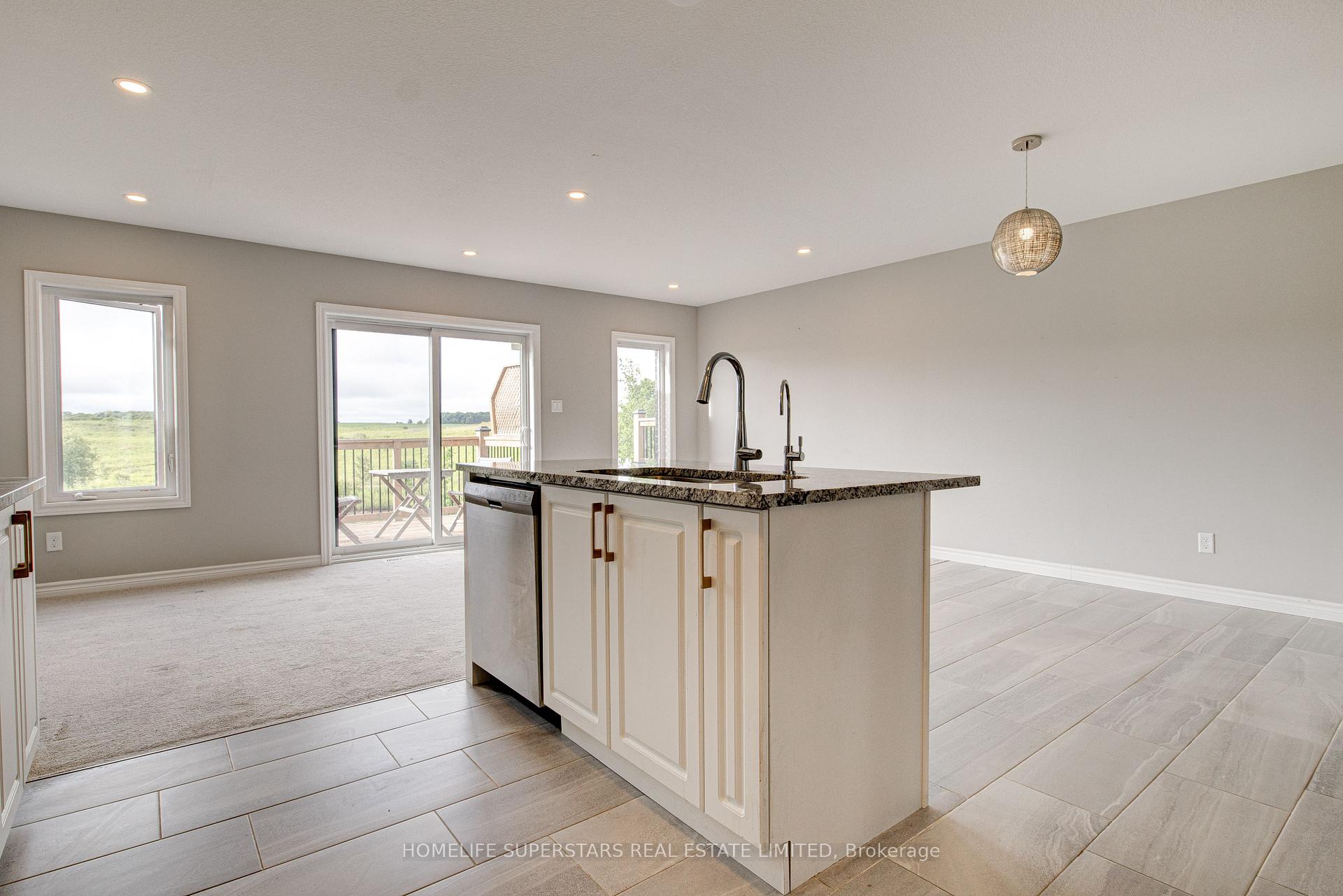 Photo 11 of 33 Woodedge Circle, Kitchener, Huron Park — HOMEH