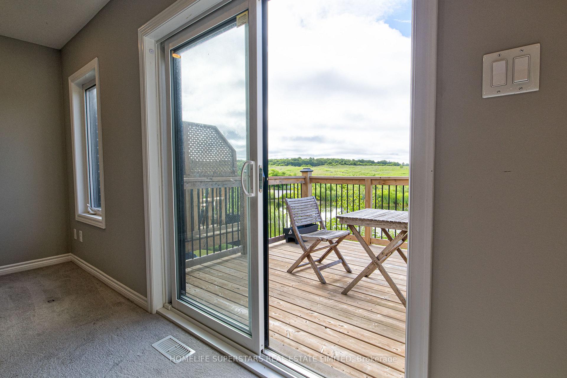 Photo 14 of 33 Woodedge Circle, Kitchener, Huron Park — HOMEH