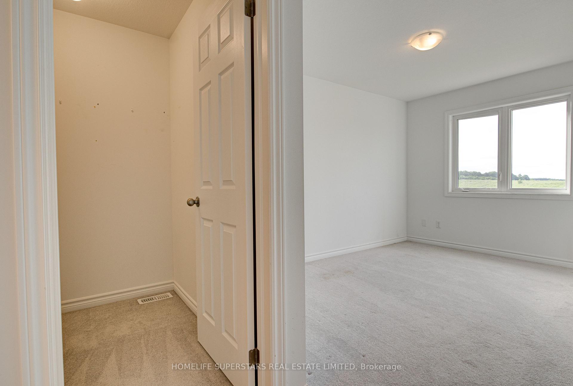 Photo 20 of 33 Woodedge Circle, Kitchener, Huron Park — HOMEH