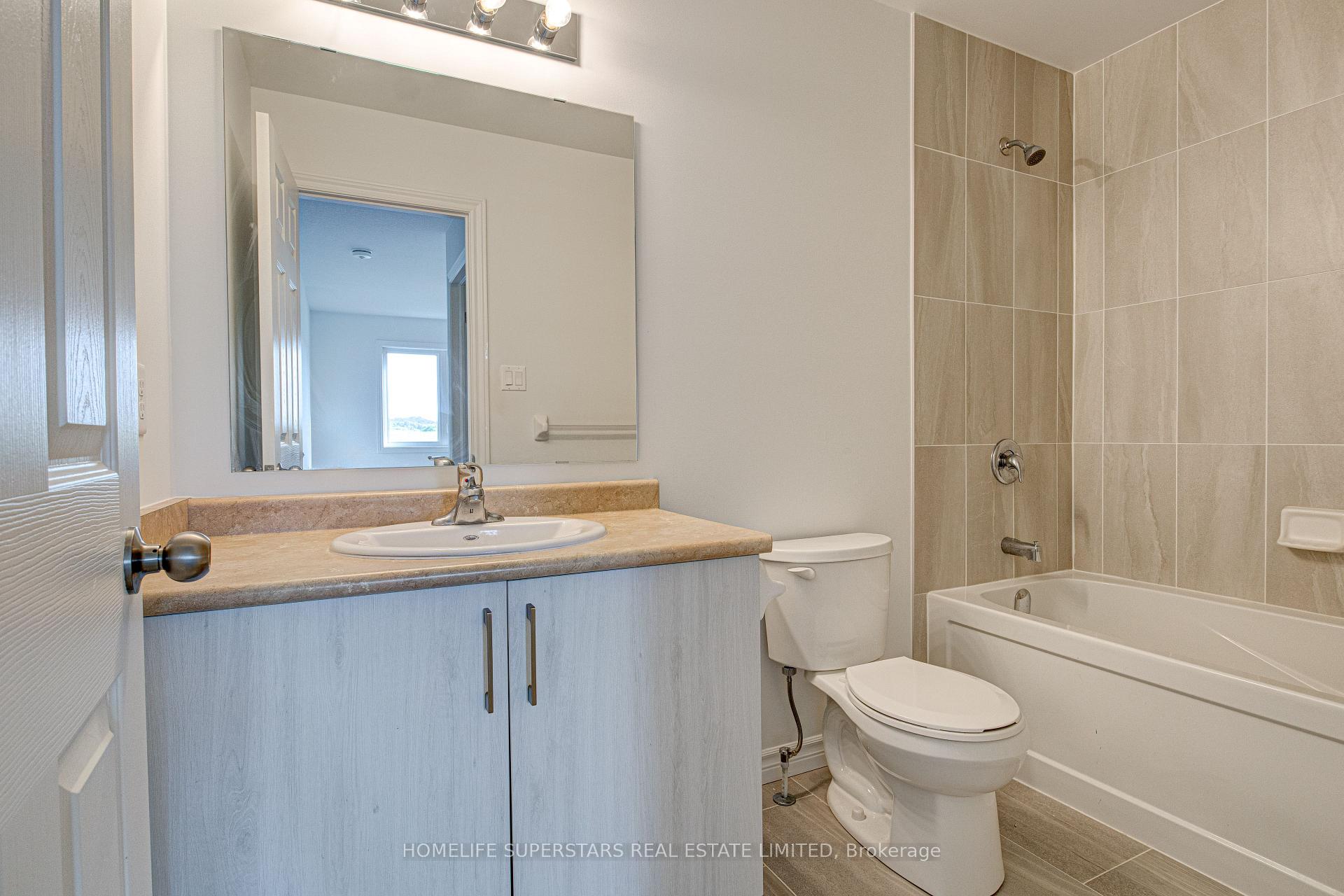Photo 24 of 33 Woodedge Circle, Kitchener, Huron Park — HOMEH