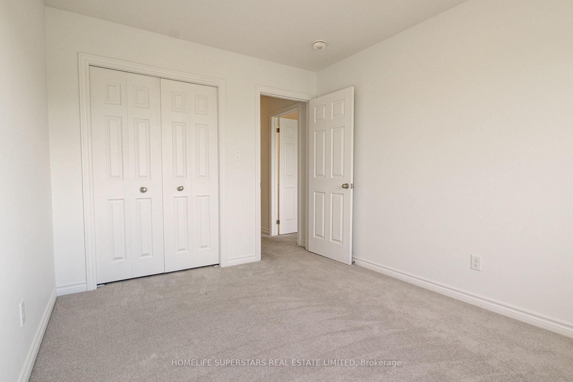 Photo 26 of 33 Woodedge Circle, Kitchener, Huron Park — HOMEH
