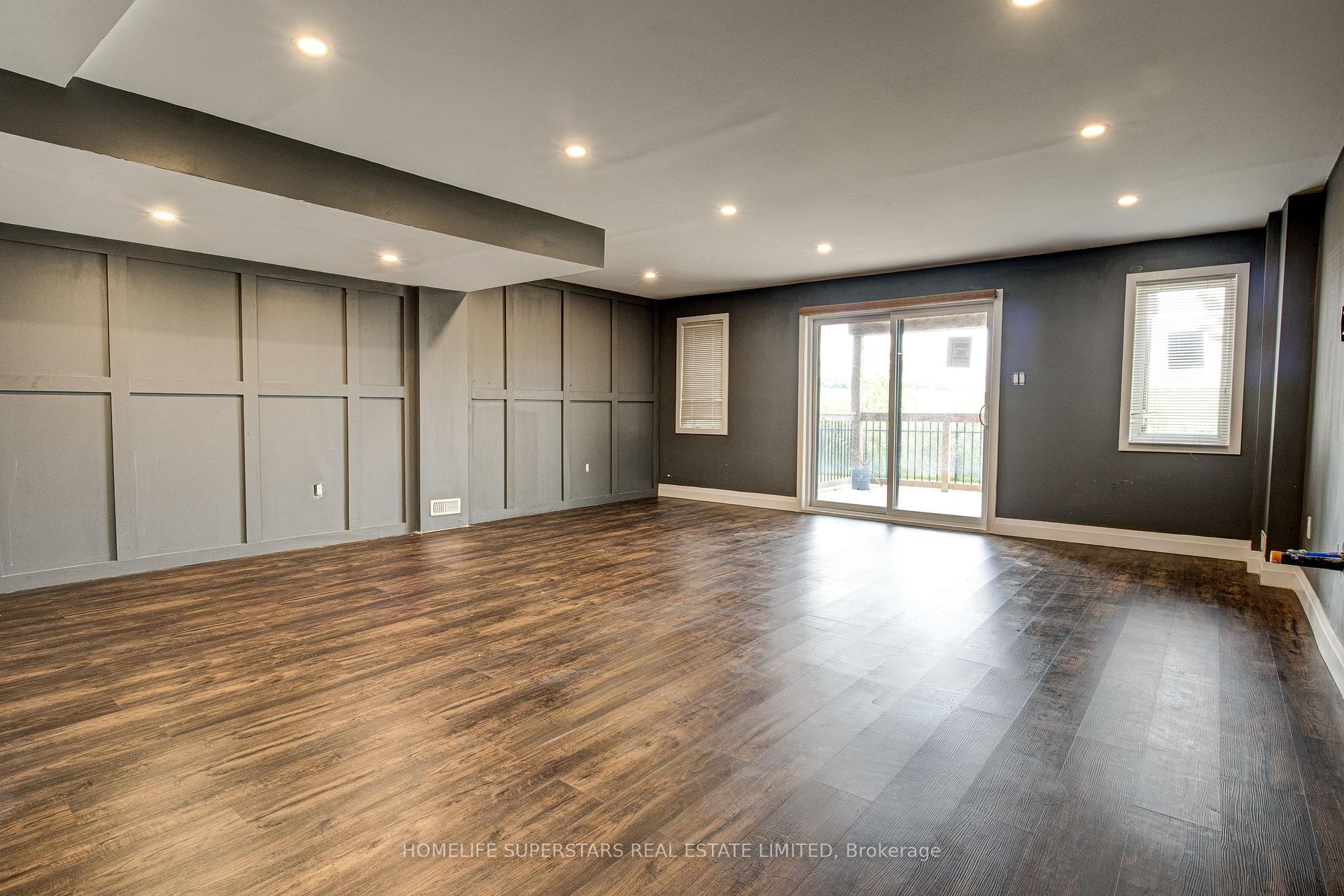 Photo 36 of 33 Woodedge Circle, Kitchener, Huron Park — HOMEH