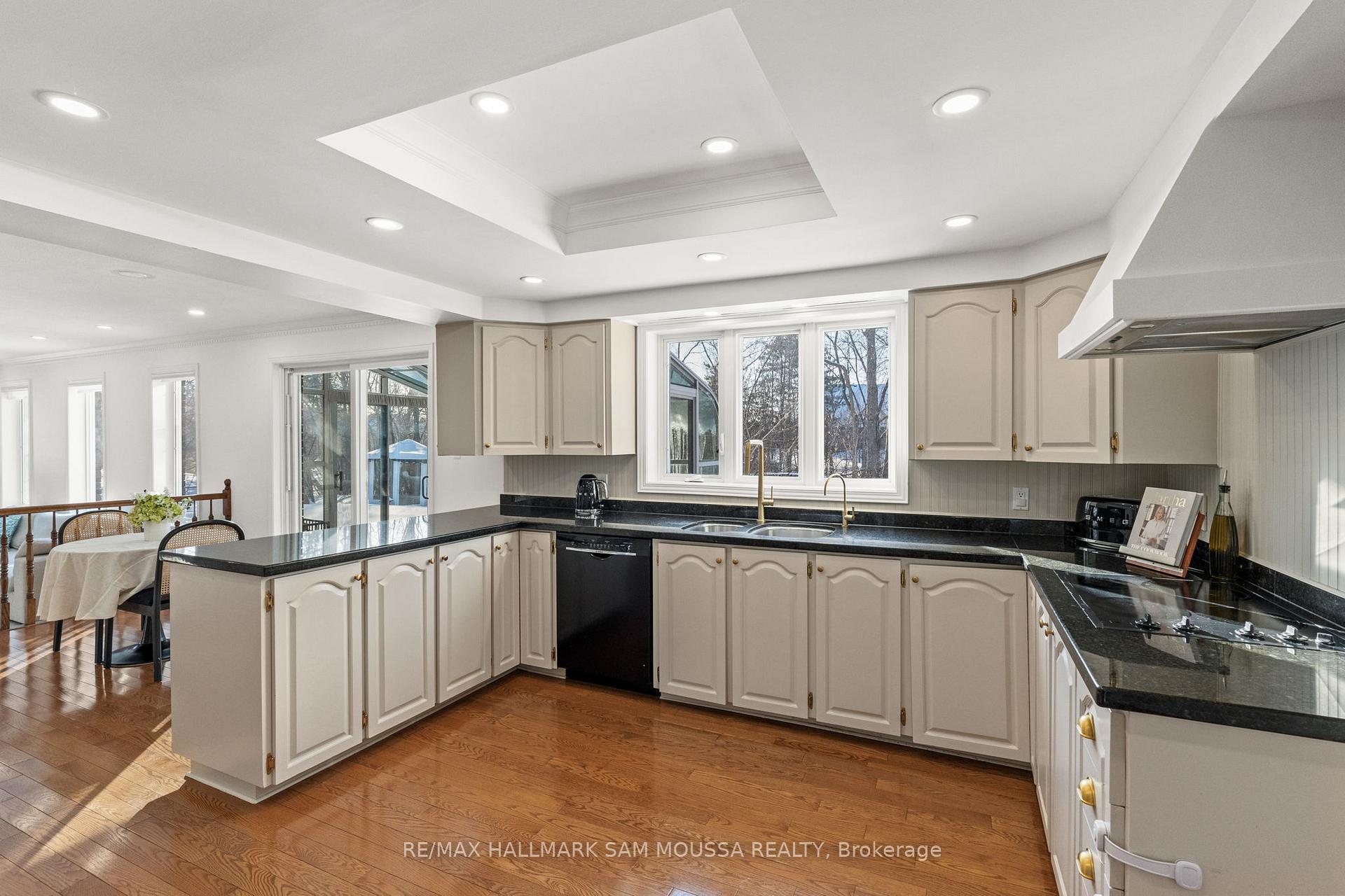 Photo 11 of 5496 Whitewood Avenue, Ottawa, Manotick Village & Manotick Estates — HOMEH