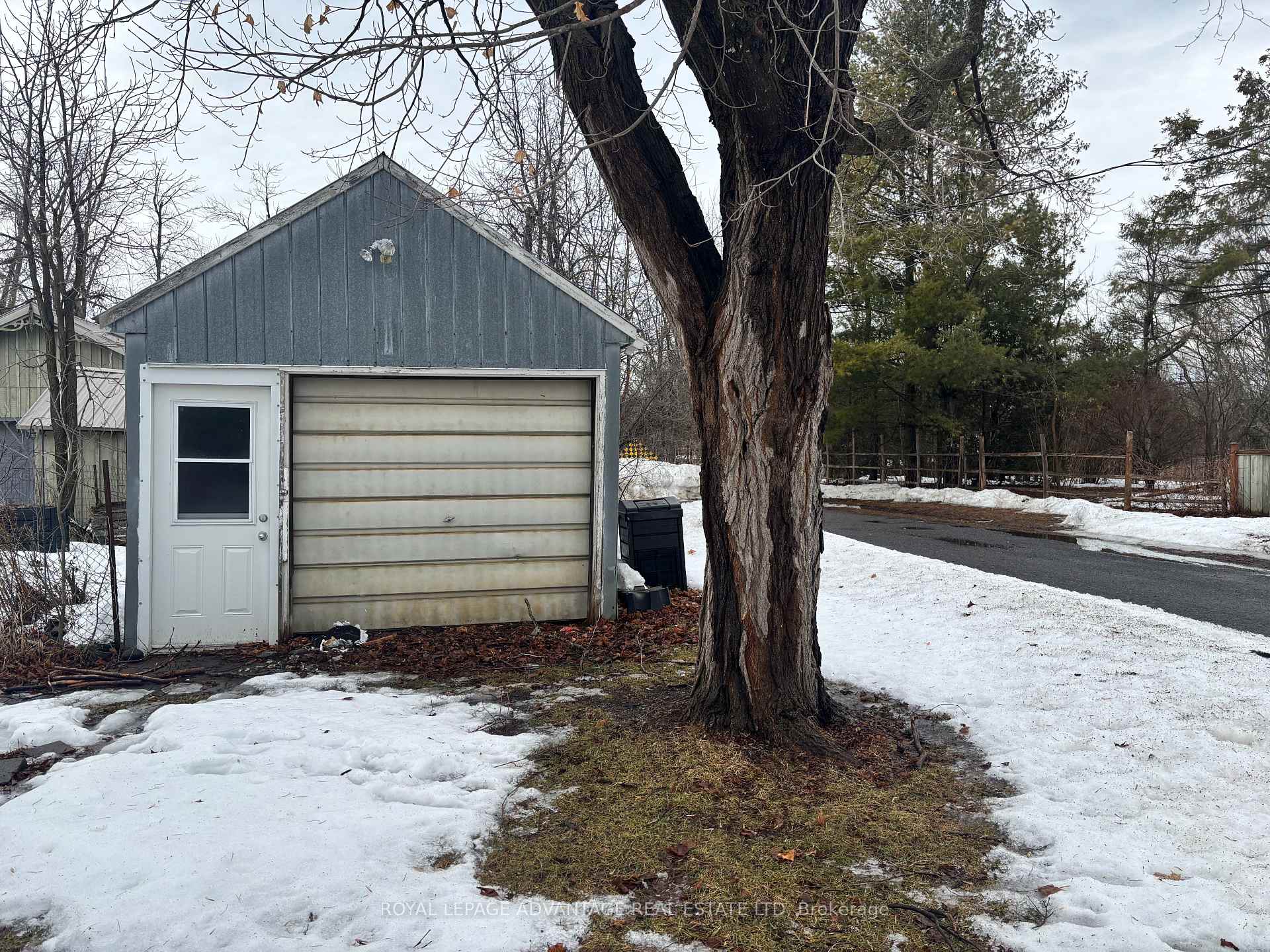 Photo 18 of 7 Mary Street, Rideau Lakes, Rideau Lakes (South Crosby) Twp — HOMEH