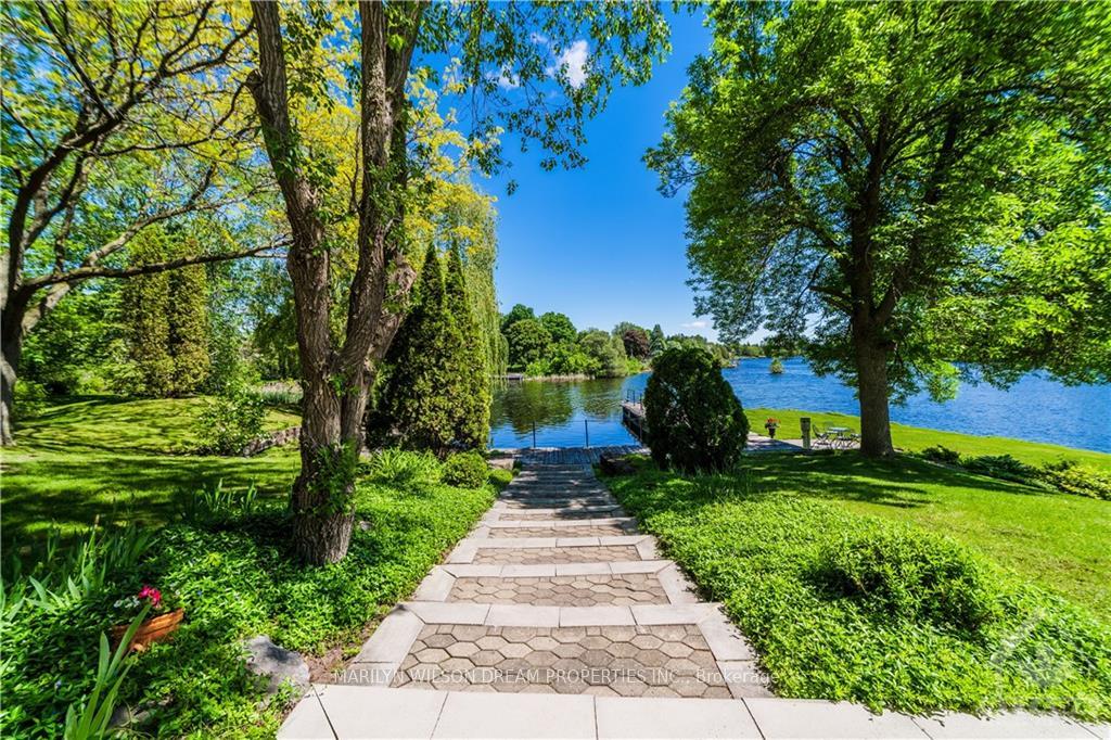 Photo 3 of 1018 Kitoman Crescent, Ottawa, Manotick East to Manotick Station — HOMEH