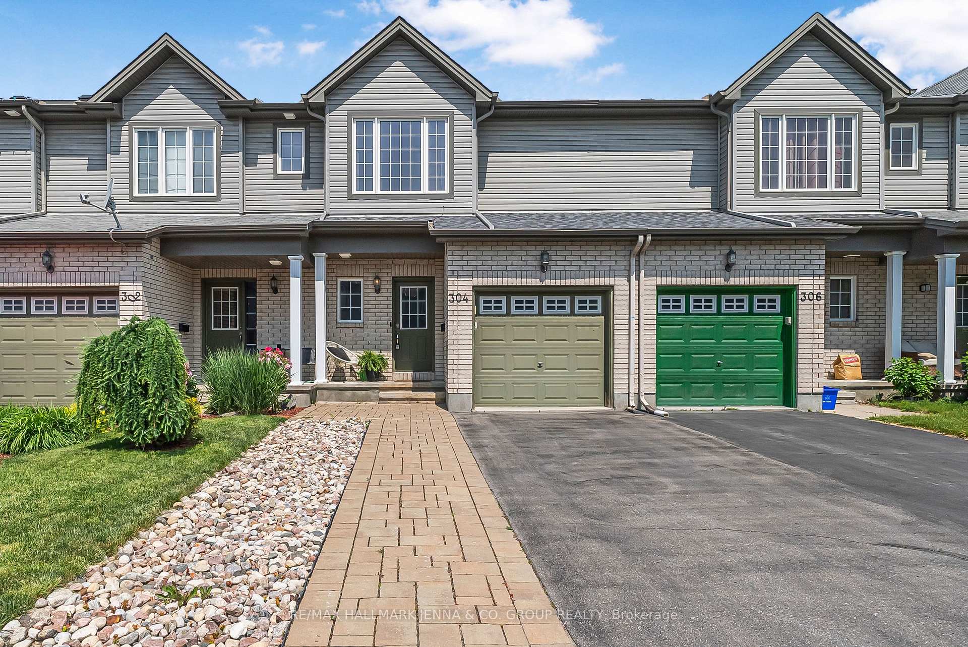 Photo 1 of 304 Brigitta Street, Ottawa, Kanata - Emerald Meadows/Trailwest — HOMEH