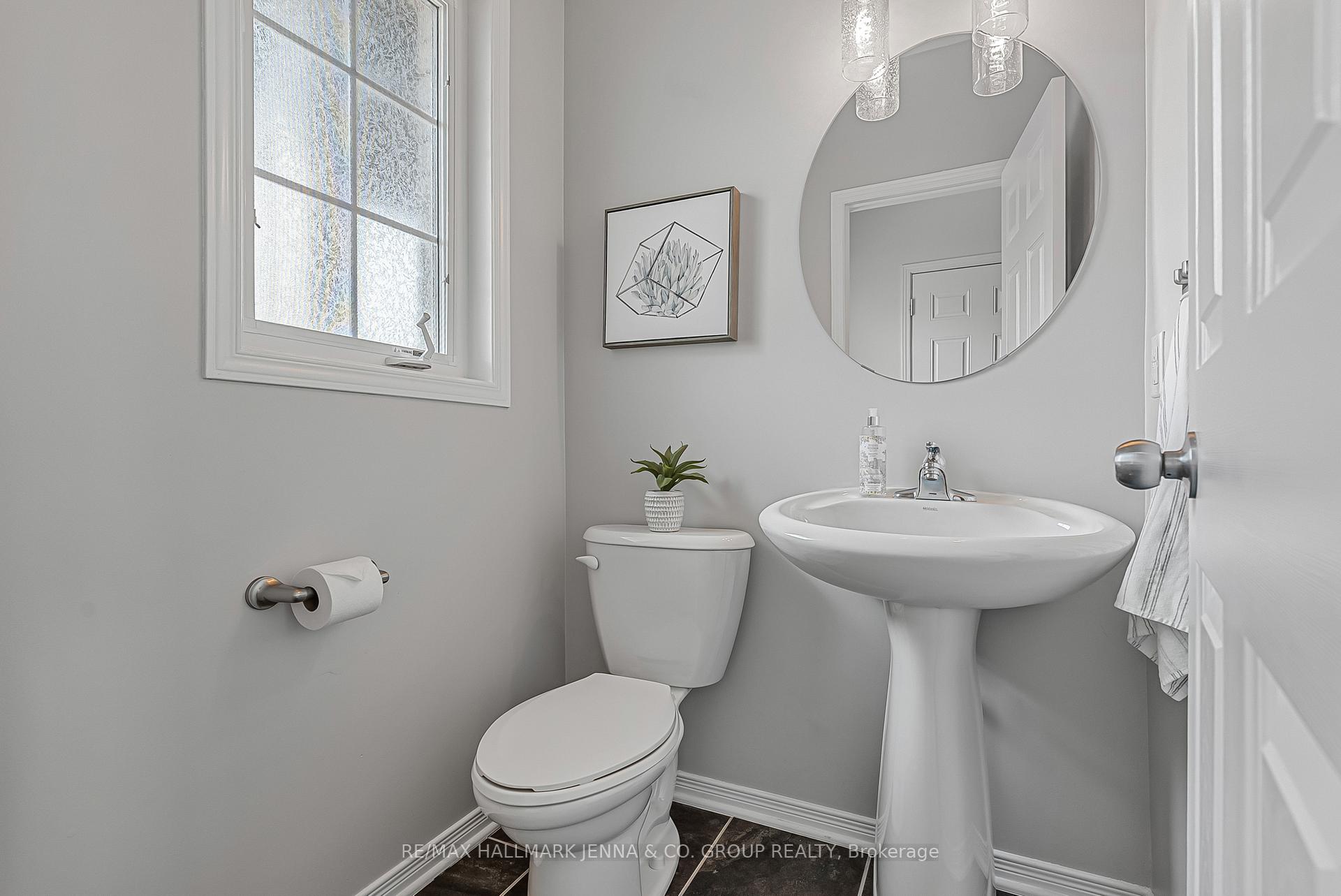 Photo 4 of 304 Brigitta Street, Ottawa, Kanata - Emerald Meadows/Trailwest — HOMEH