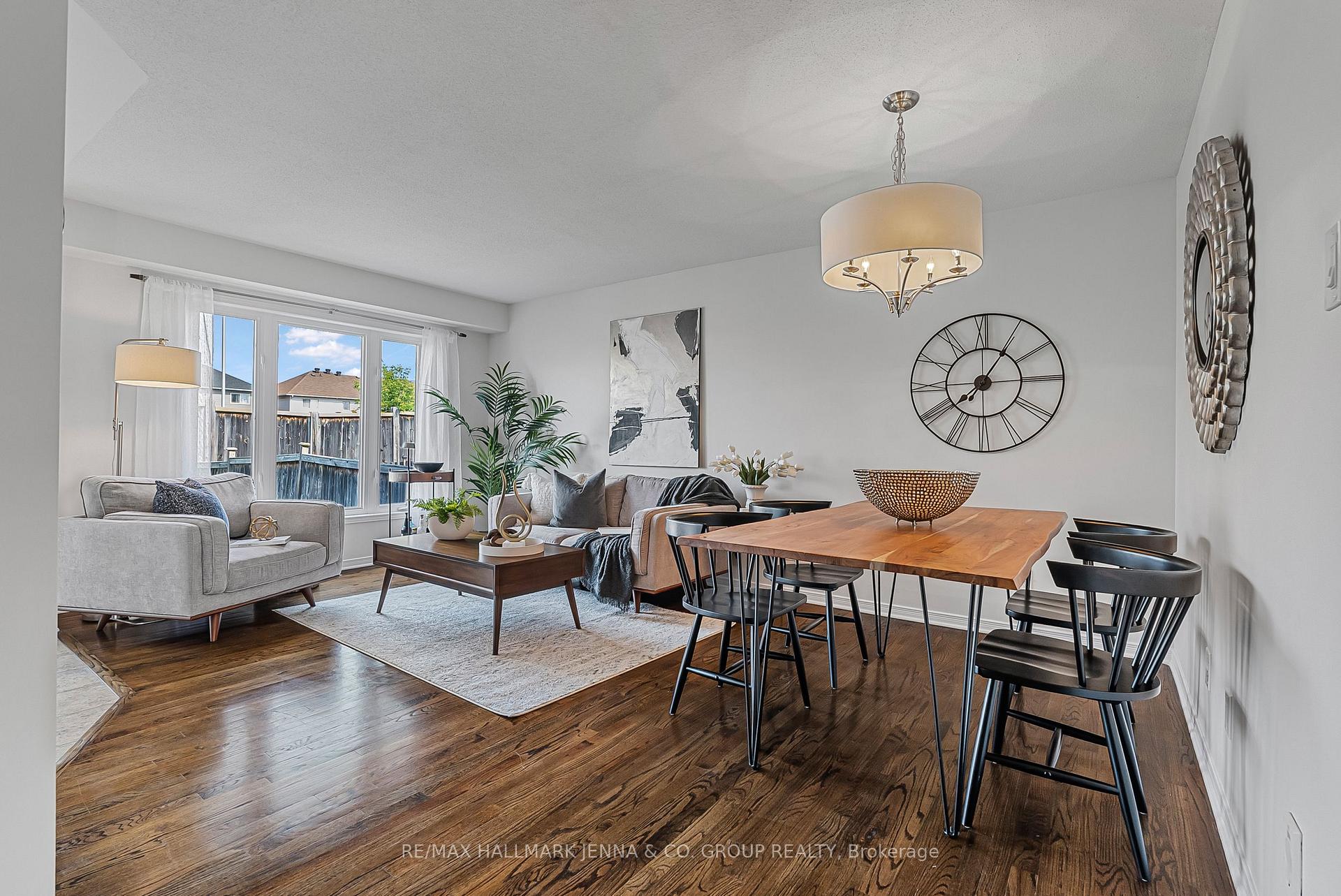 Photo 5 of 304 Brigitta Street, Ottawa, Kanata - Emerald Meadows/Trailwest — HOMEH