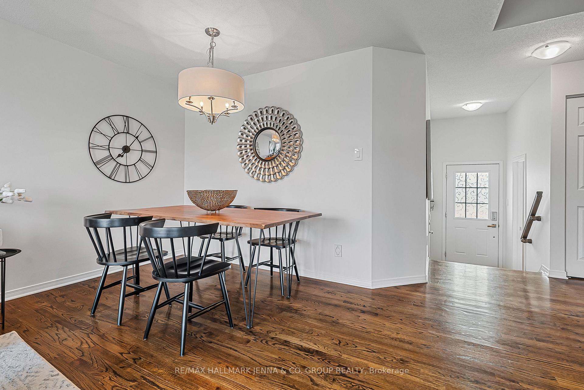 Photo 6 of 304 Brigitta Street, Ottawa, Kanata - Emerald Meadows/Trailwest — HOMEH