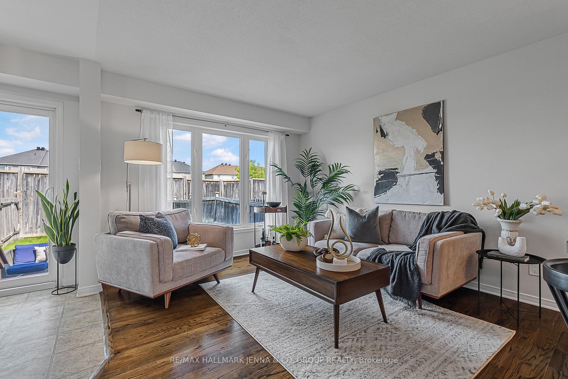 Photo 8 of 304 Brigitta Street, Ottawa, Kanata - Emerald Meadows/Trailwest — HOMEH