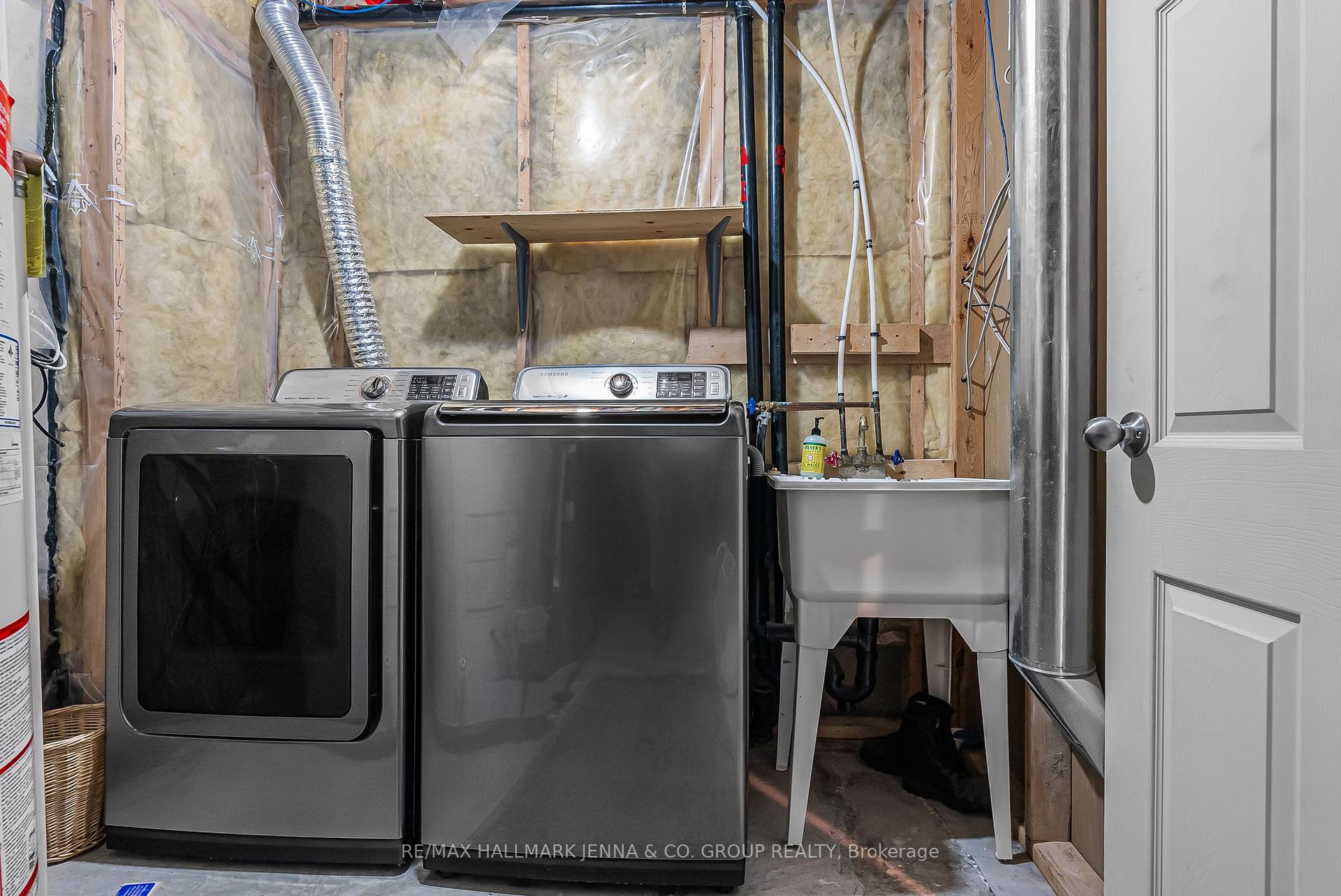 Photo 27 of 304 Brigitta Street, Ottawa, Kanata - Emerald Meadows/Trailwest — HOMEH
