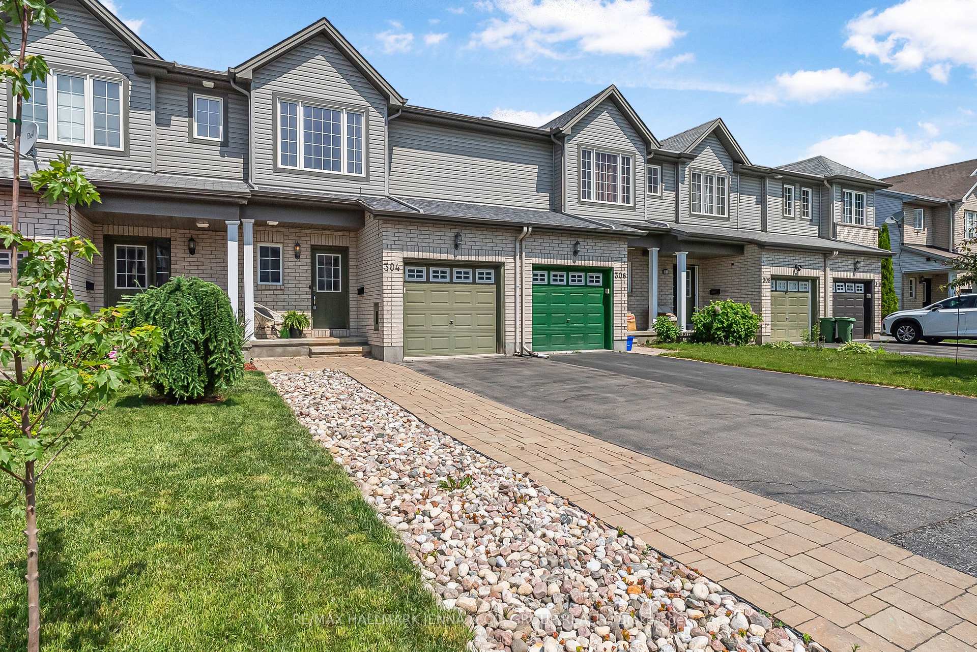 Photo 28 of 304 Brigitta Street, Ottawa, Kanata - Emerald Meadows/Trailwest — HOMEH