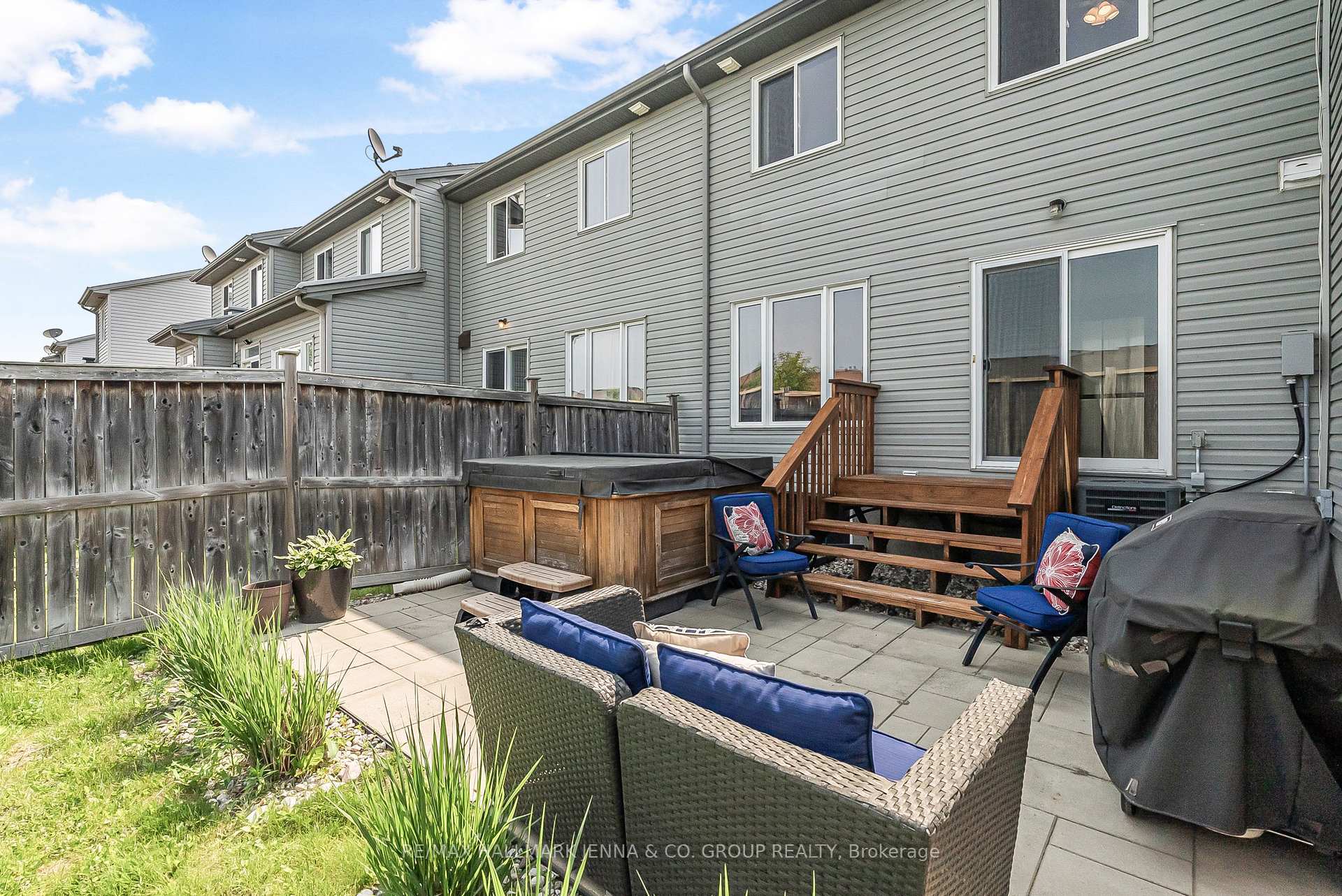 Photo 30 of 304 Brigitta Street, Ottawa, Kanata - Emerald Meadows/Trailwest — HOMEH
