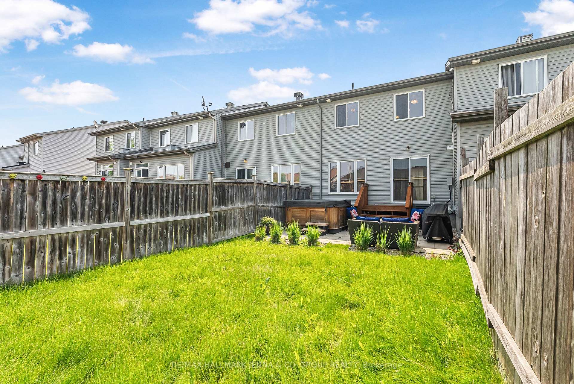 Photo 32 of 304 Brigitta Street, Ottawa, Kanata - Emerald Meadows/Trailwest — HOMEH