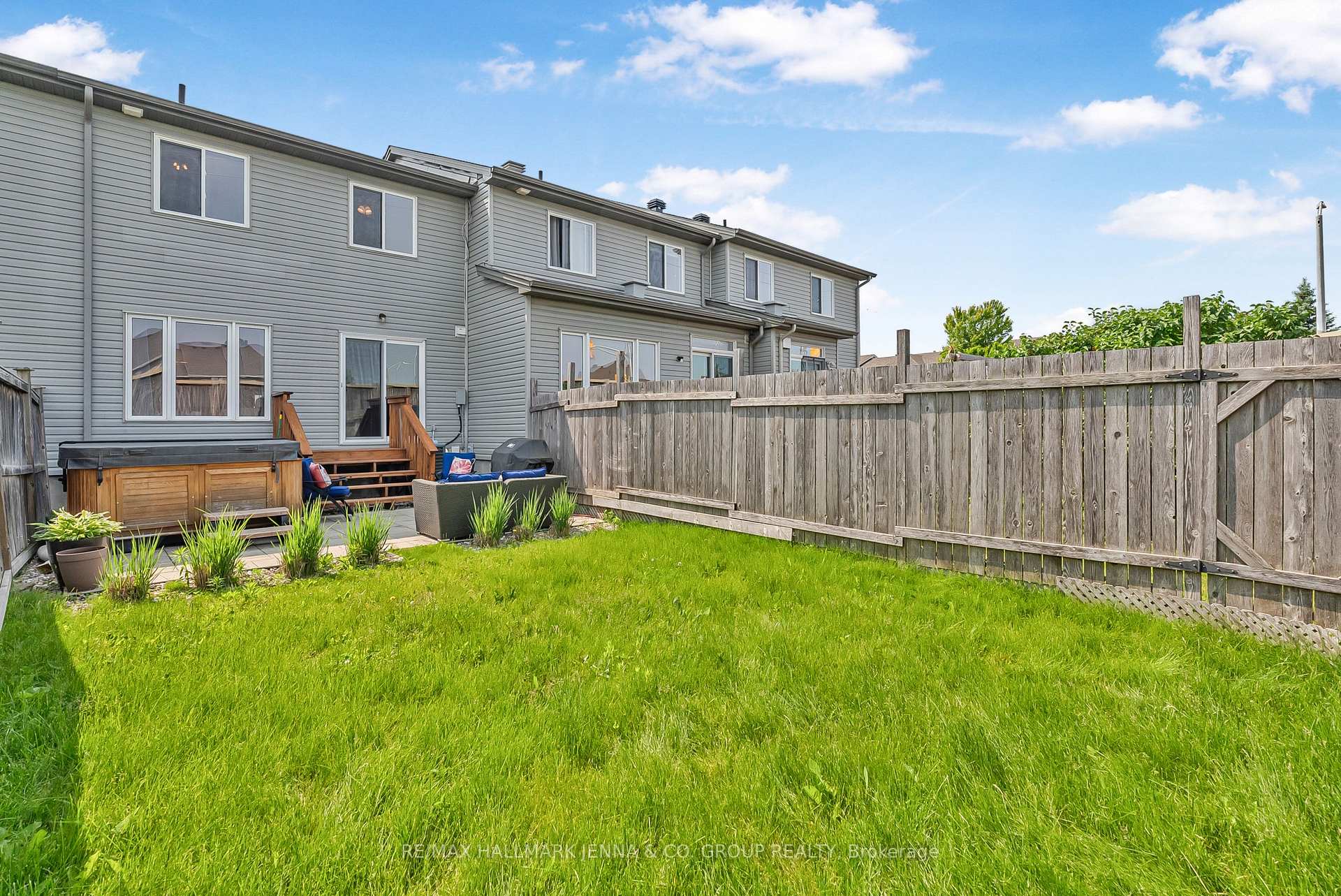 Photo 34 of 304 Brigitta Street, Ottawa, Kanata - Emerald Meadows/Trailwest — HOMEH