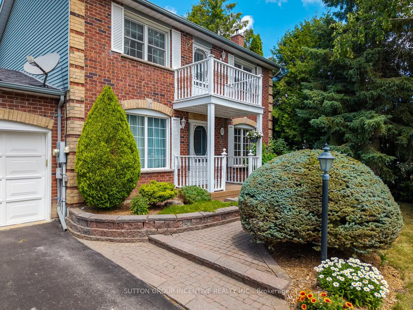 Photo 3 of 18 Heritage Road, Innisfil, Cookstown — HOMEH