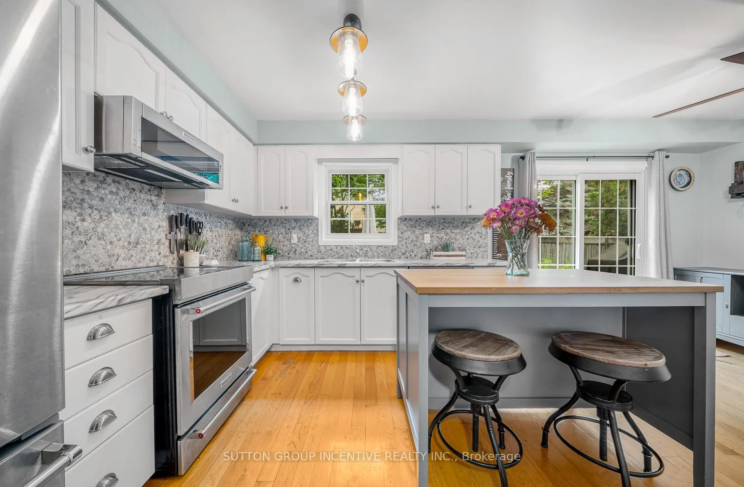 Photo 19 of 18 Heritage Road, Innisfil, Cookstown — HOMEH