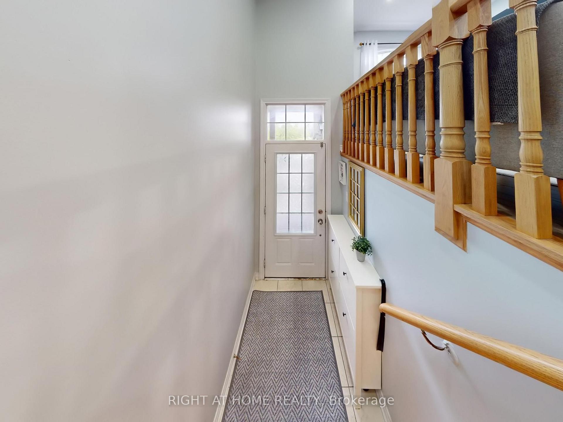 Photo 14 of 168 Dundas Way N, Markham, Greensborough — HOMEH