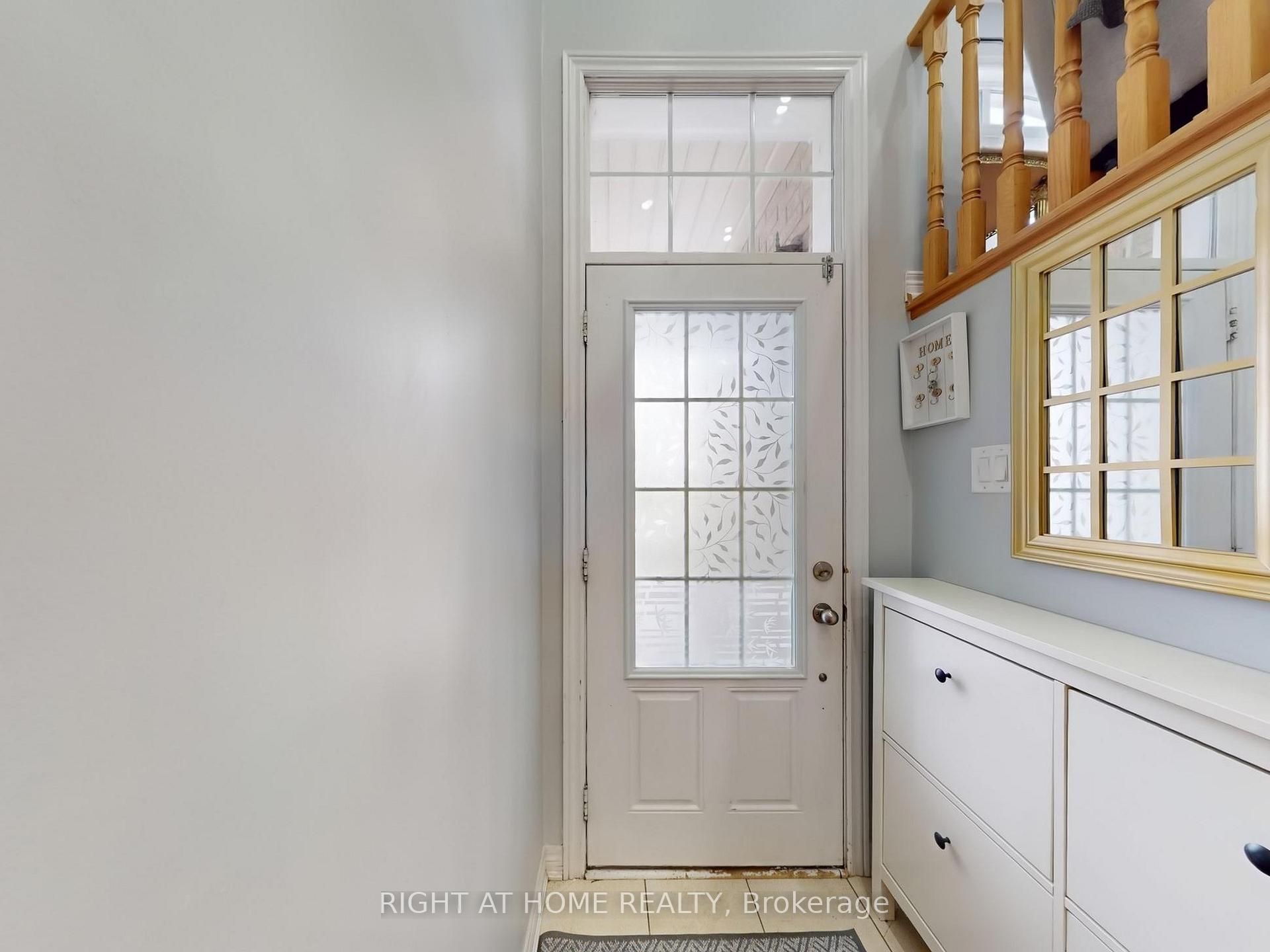 Photo 16 of 168 Dundas Way N, Markham, Greensborough — HOMEH