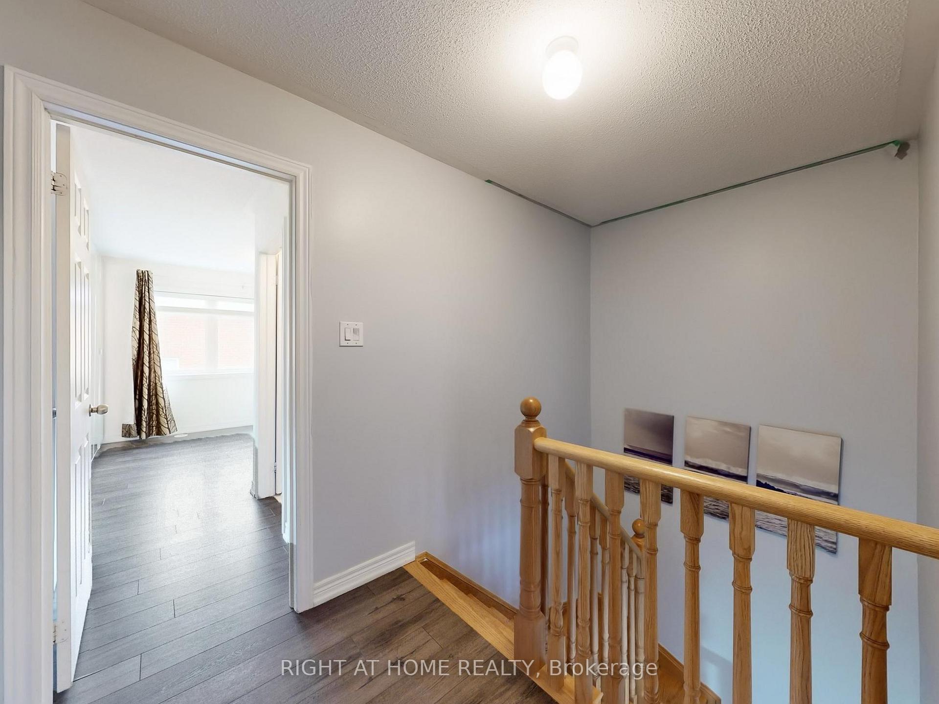 Photo 21 of 168 Dundas Way N, Markham, Greensborough — HOMEH
