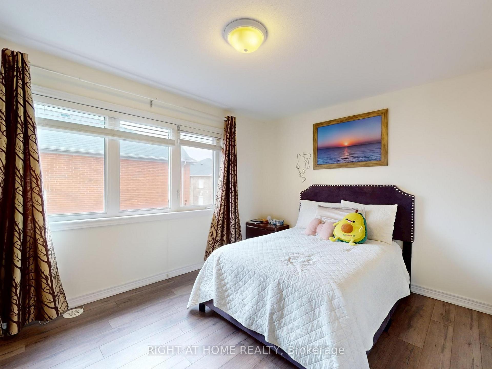 Photo 22 of 168 Dundas Way N, Markham, Greensborough — HOMEH