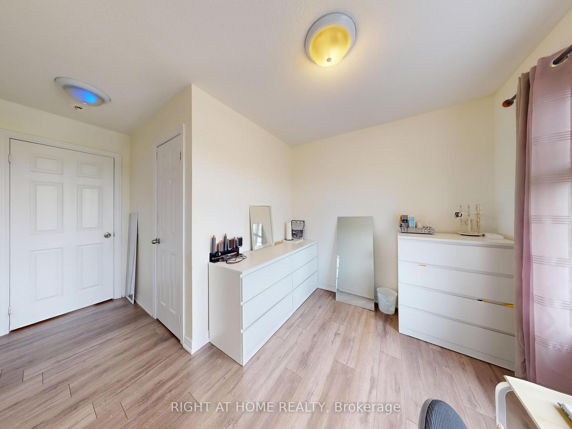 Photo 29 of 168 Dundas Way N, Markham, Greensborough — HOMEH