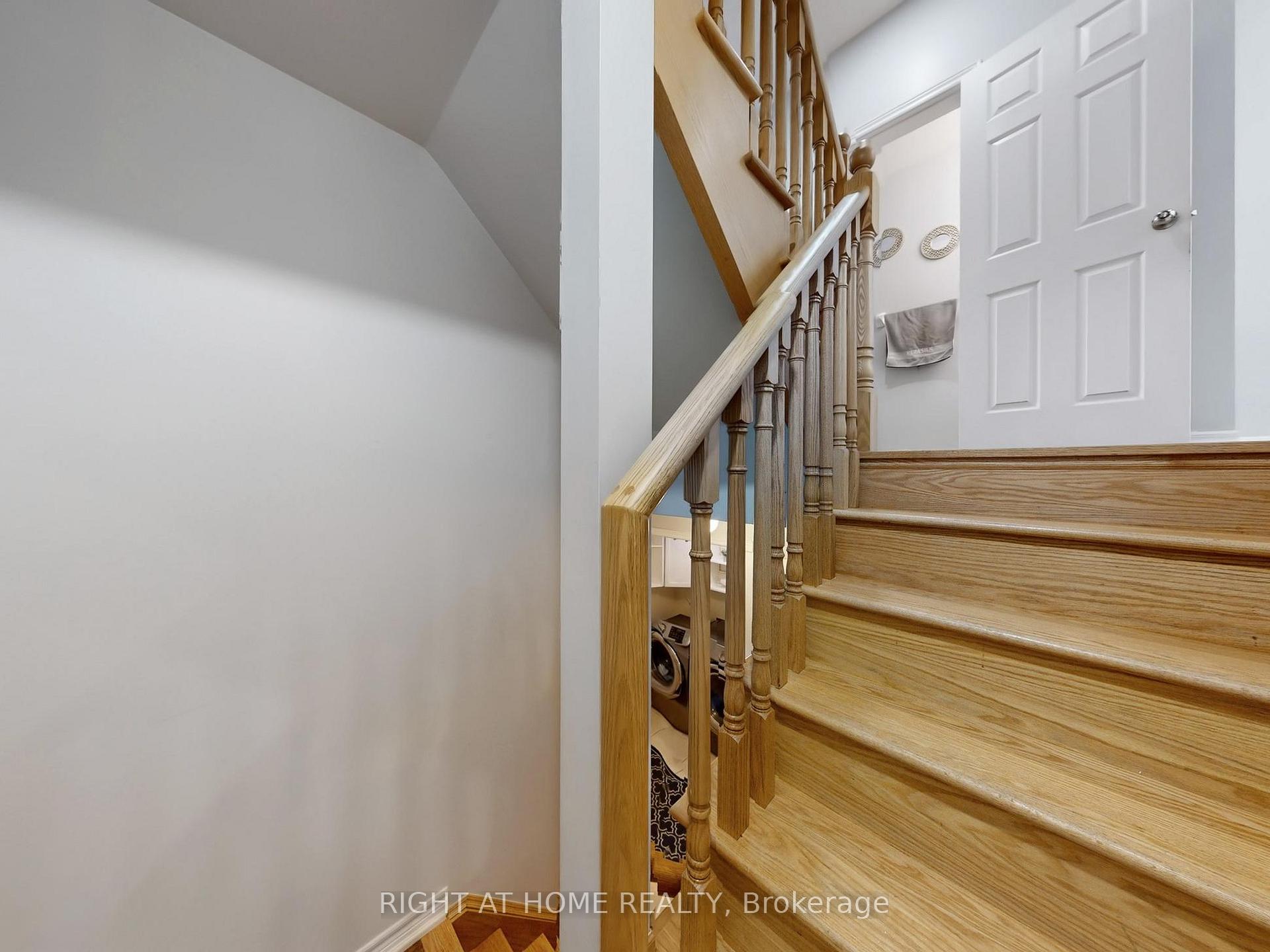 Photo 33 of 168 Dundas Way N, Markham, Greensborough — HOMEH