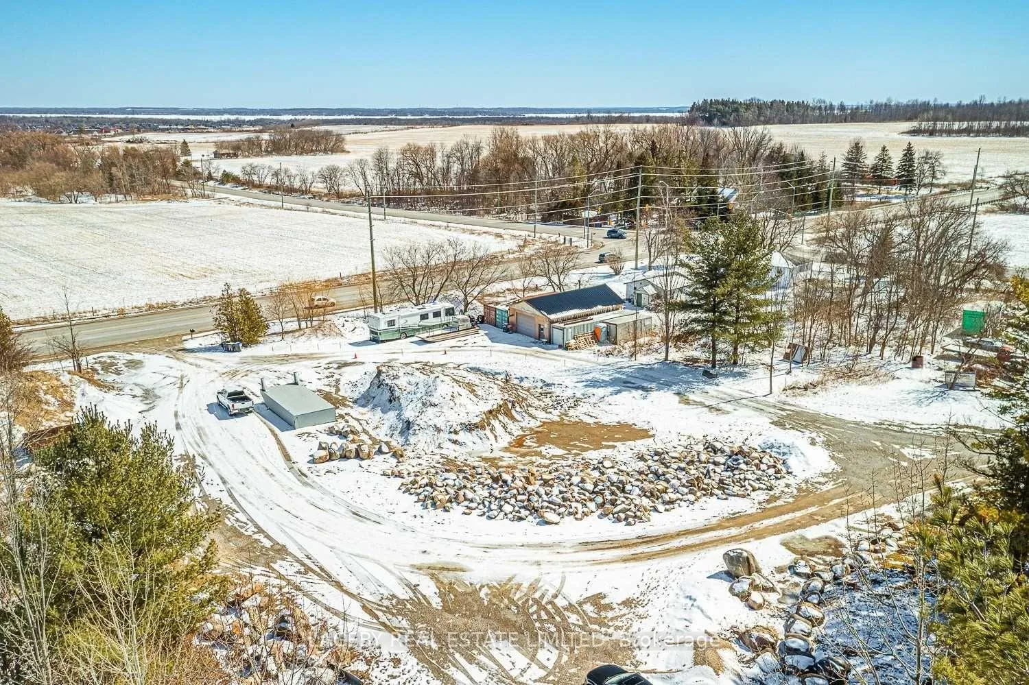 Photo 4 of 1544 7th Line, Innisfil, Rural Innisfil — HOMEH